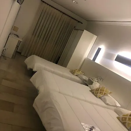 Emperatriz Iii Hotel
